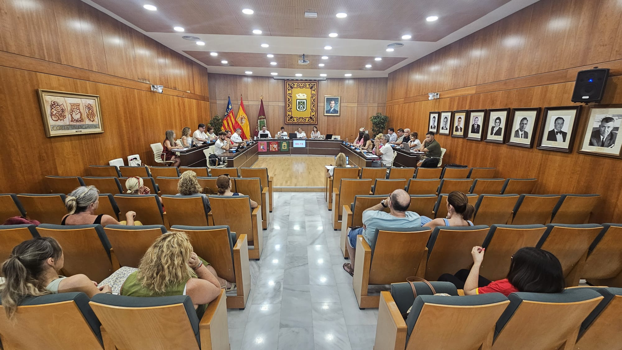 Le conseil municipal de Calp approuve l'expropriation des locaux de l'immeuble Muralles (Galerías Oltra) afin de les affecter à un usage social pour les jeunes et les associations.