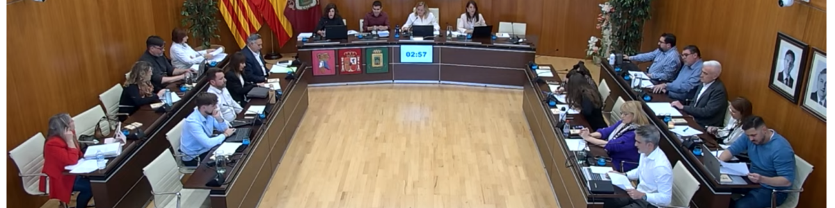 Der Stadtrat von Calp verbietet die Umwandlung von Gewerberäumen in Wohnraum im Erdgeschoss.