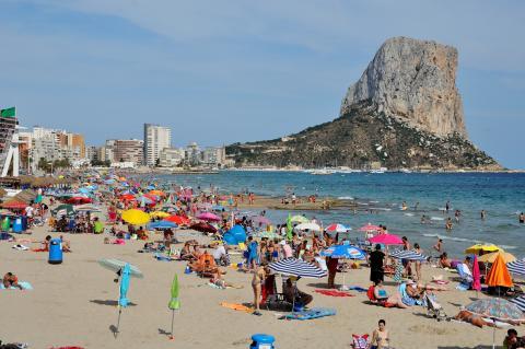 Calp Cierra Julio Con un 84% de Ocupación, un 10% Más Que en 2014 Calp Cierra Julio Con un 84% de Ocupación, un 10% Más Que en 2014